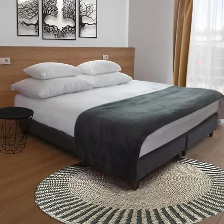 Bg Exclusive Suites Aparthotel