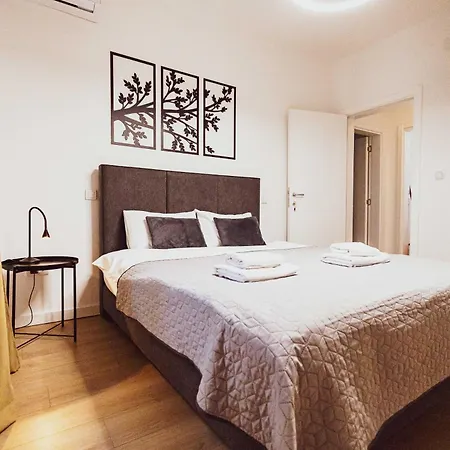 Bg Exclusive Suites Aparthotel